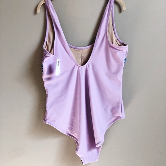 Old Navy Graphic Scoop-Back Swimsuit for Women New - Picture 3 of 3